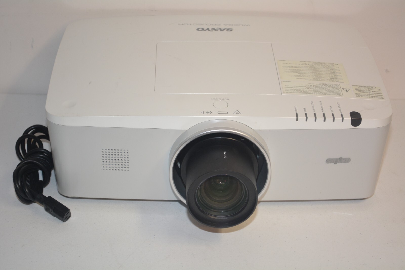 Sanyo PLC-ZM5000L WXGA Portable Multimedia Projector 1660 Lamp Hours #W3284