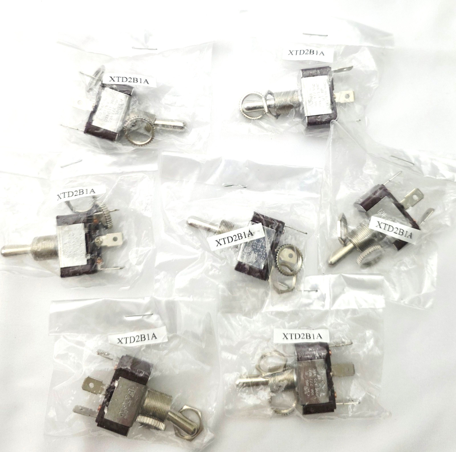Lot of 7 Eaton XTD2B1A Toggle Switches SPDT 3 Pos On-Off-On 10A/277V 20A/125V