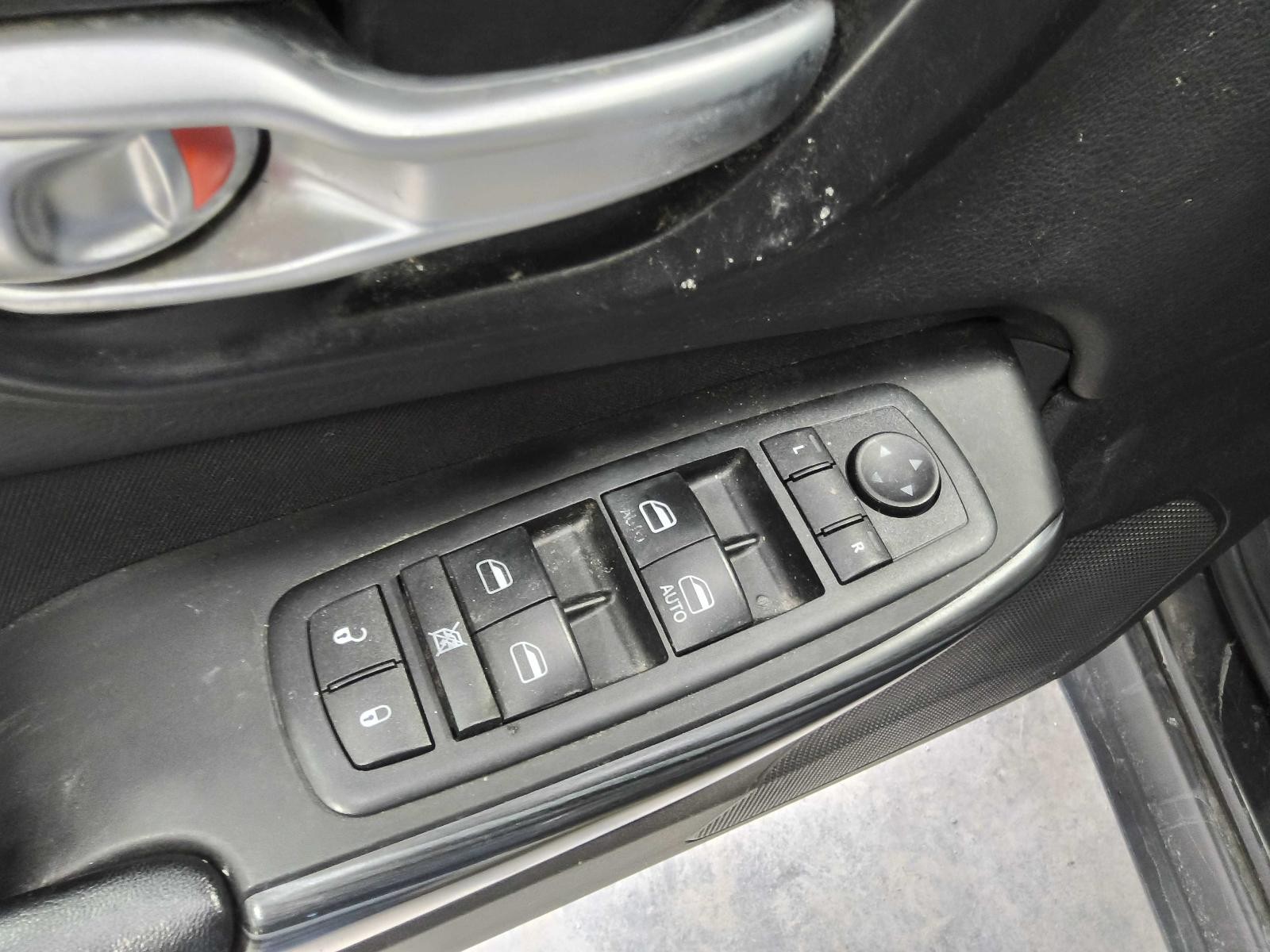 Used Battery Tray fits: 2014 Jeep Cherokee Grade A