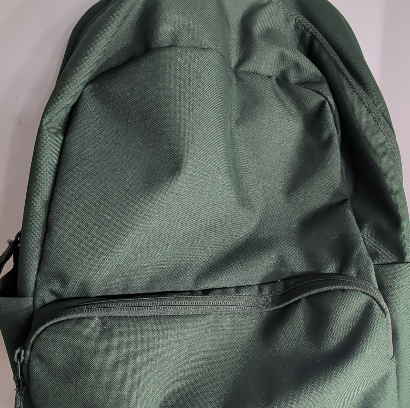 Lululemon Green Solid 21" Backpack Adjustable Straps Front Zipper Pocket