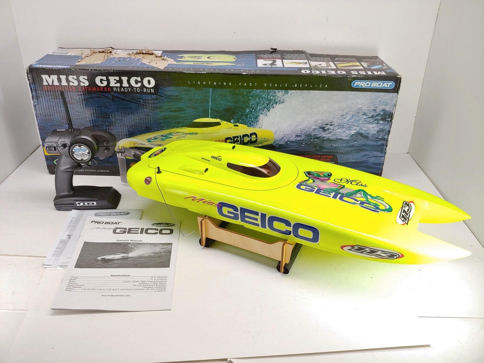*RARE* MISS GEICO 29" 30" BRUSHLESS CATAMARAN RTR 2.4GHZ RC SPEEDBOAT PRB4100