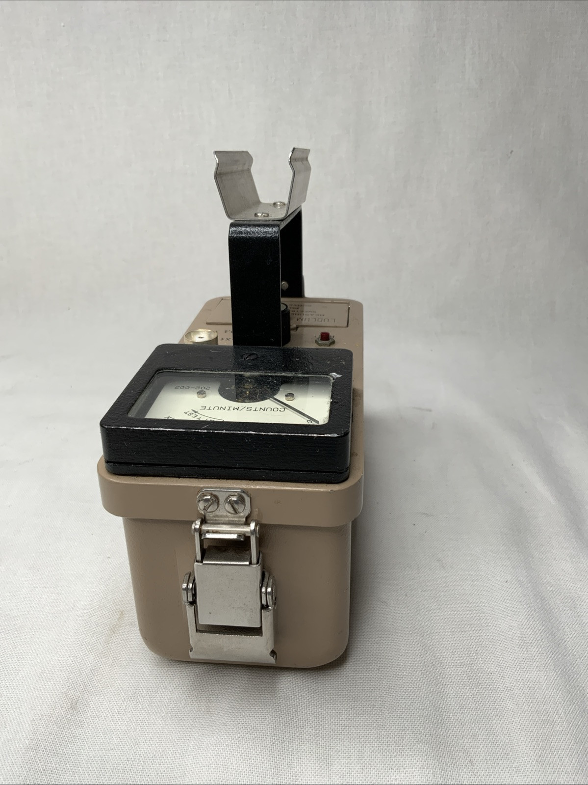 LUDLUM MODEL 2 SURVEY METER