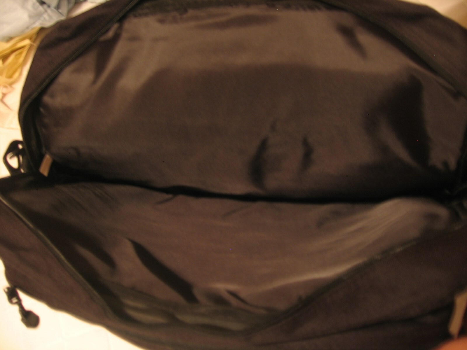 KORE BLACK & GREY MESSENGER LAGTOP BAG