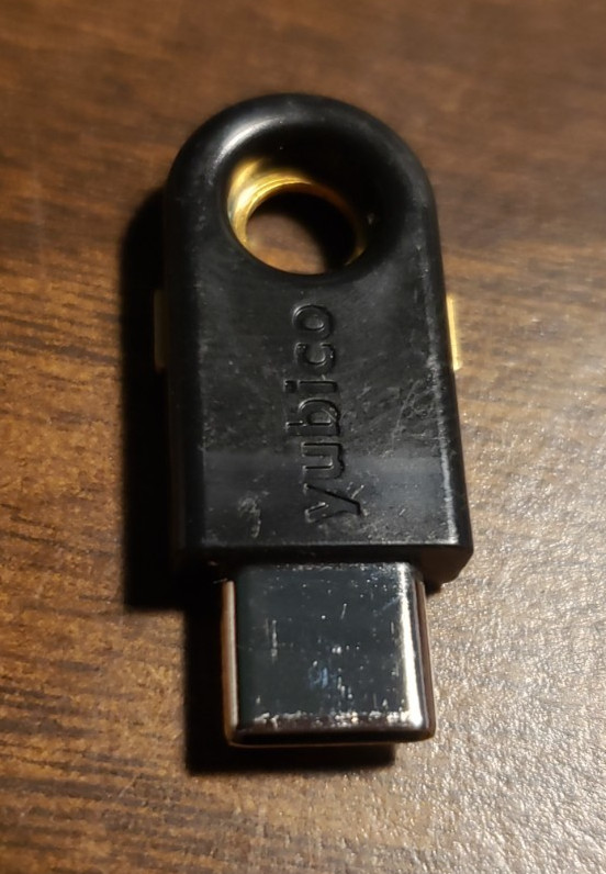 YubiKey Yubico 5C USB-C Keyhole FIDO2 Security Key Color Black