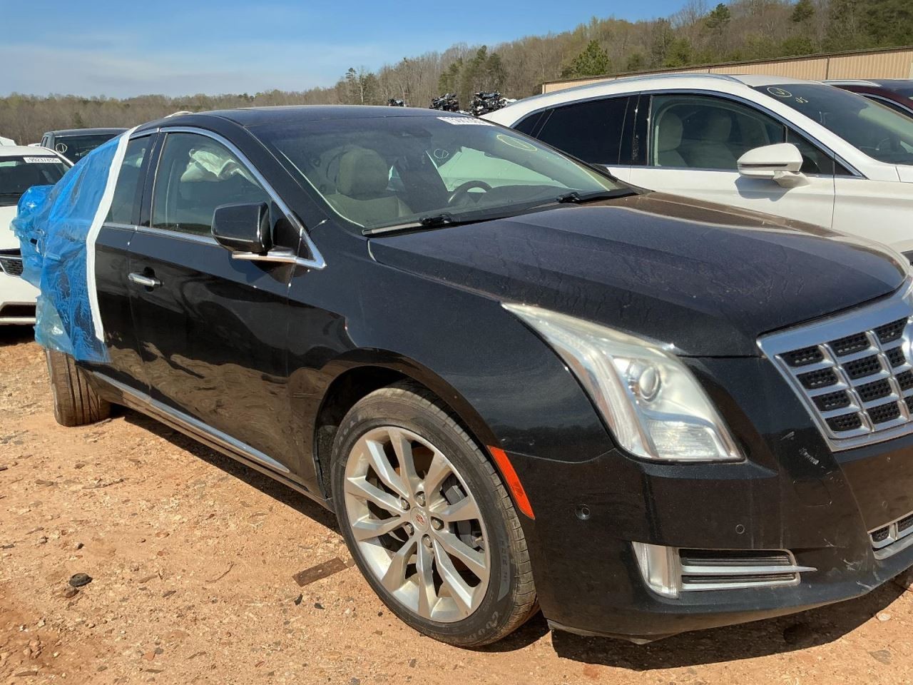 XTS 2015 Glove Box 5001732