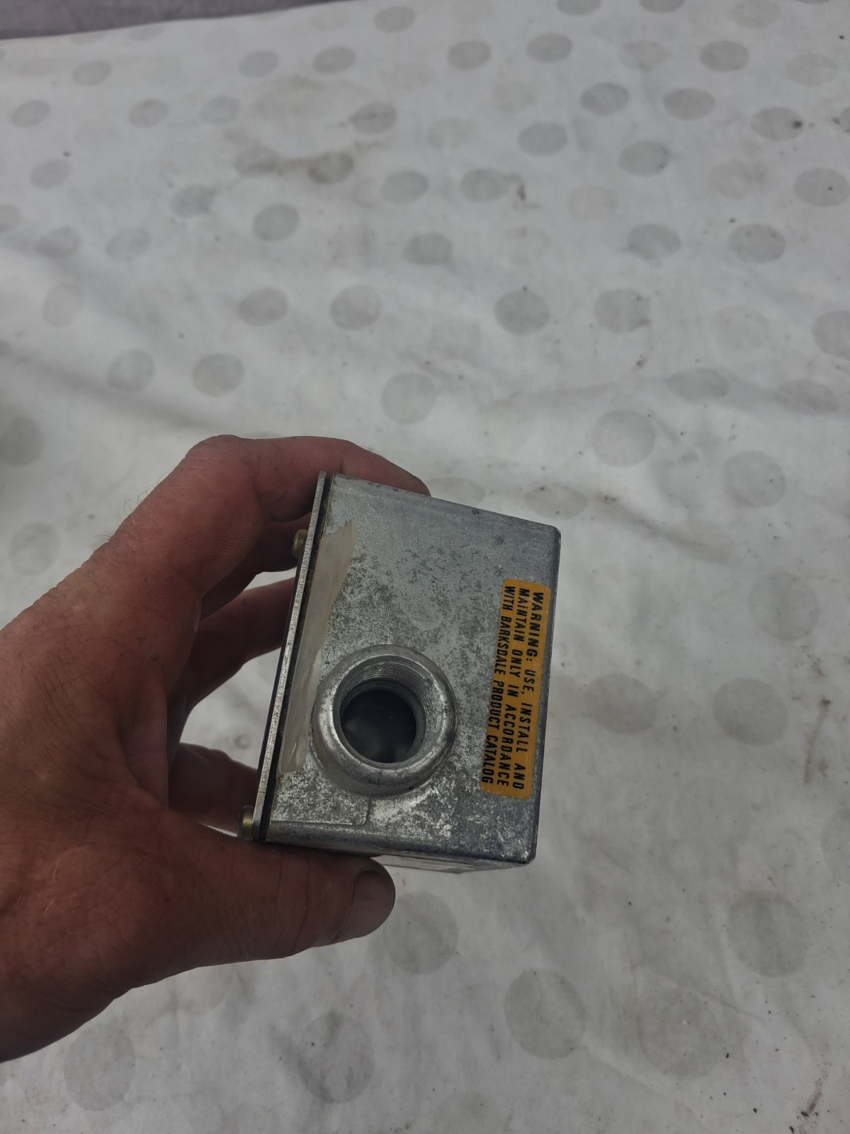 BARKSDALE E1H-H90 SWITCH NOS