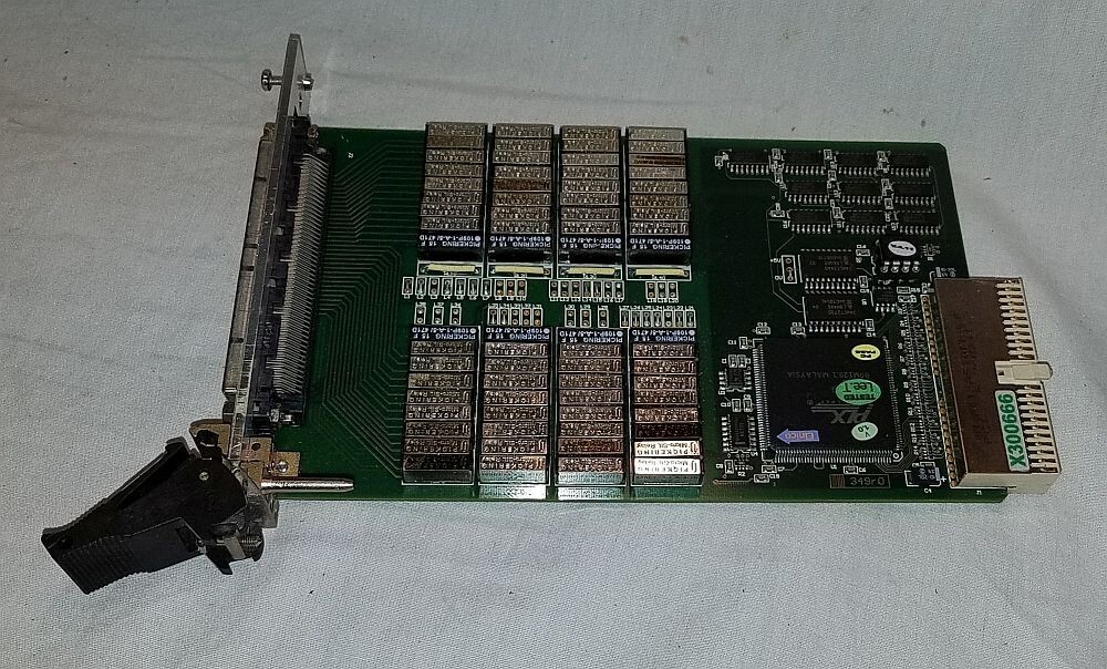 Pickering PXI MUX 2 Banks of 32 Channel 1 Pole PXI 40-610-021-2/32/1 Used