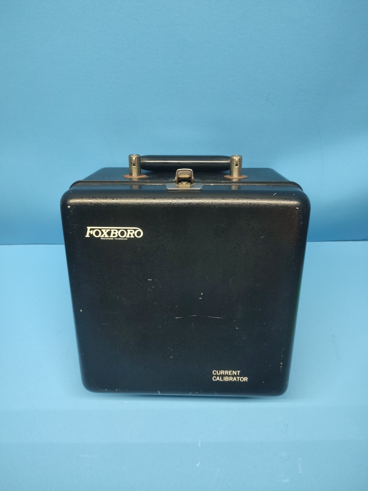 Foxboro Current Calibrator 118VAC, 25A, 8121A