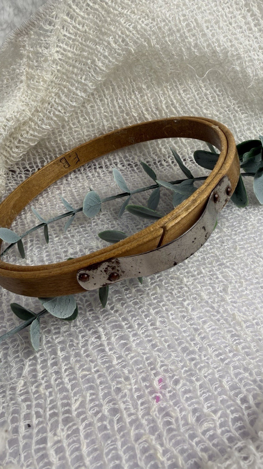 Vtg Princess Wood Wooden 5”Round Bow Spring Tension Embroidery Hoop Non Felted