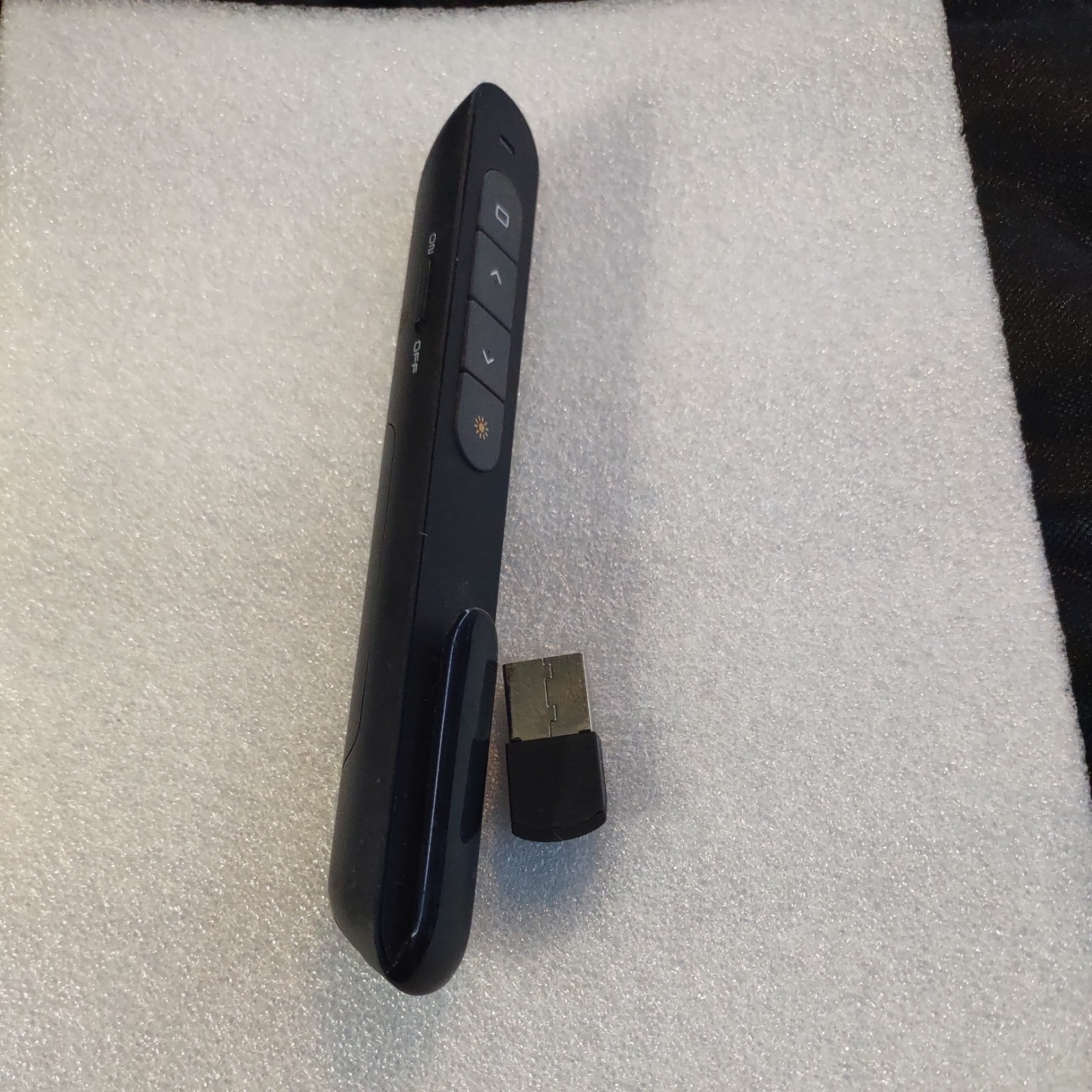 Wireless Presenter Pointer PowerPoint Clicker, RF 2.4GHz Mouse Volume