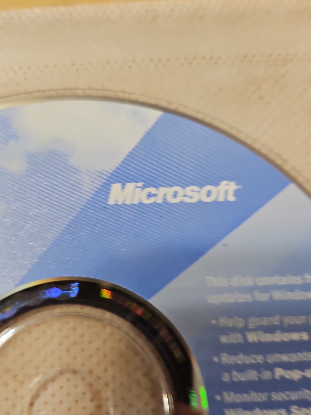 Microsoft Windows XP Service Pack 2 with Advanced Security Technologies disc cd
