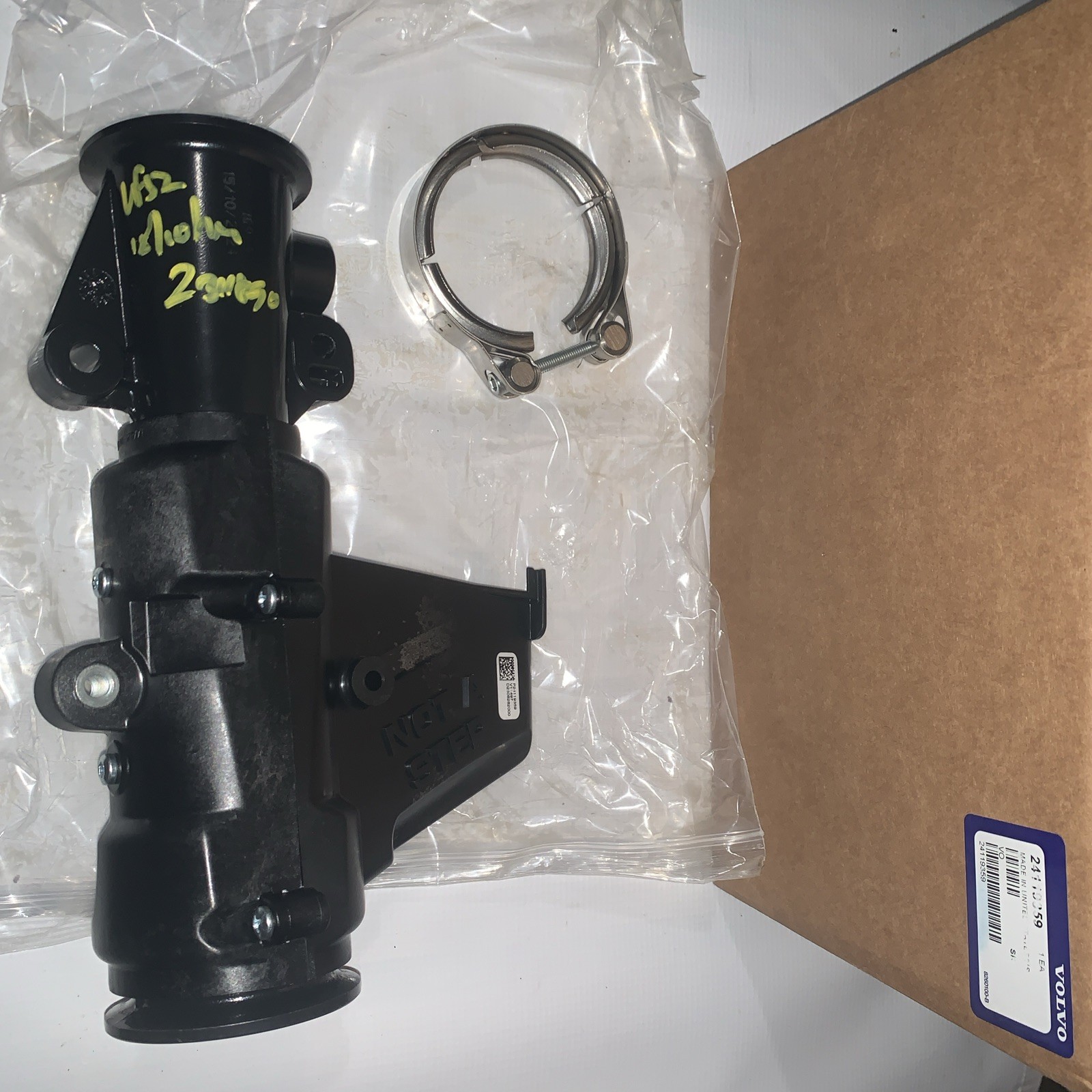 22008482  / 22079434 / 24119359 EGR Venturi Mixer Pipe - Volvo OEM NEW W/ CLAMP