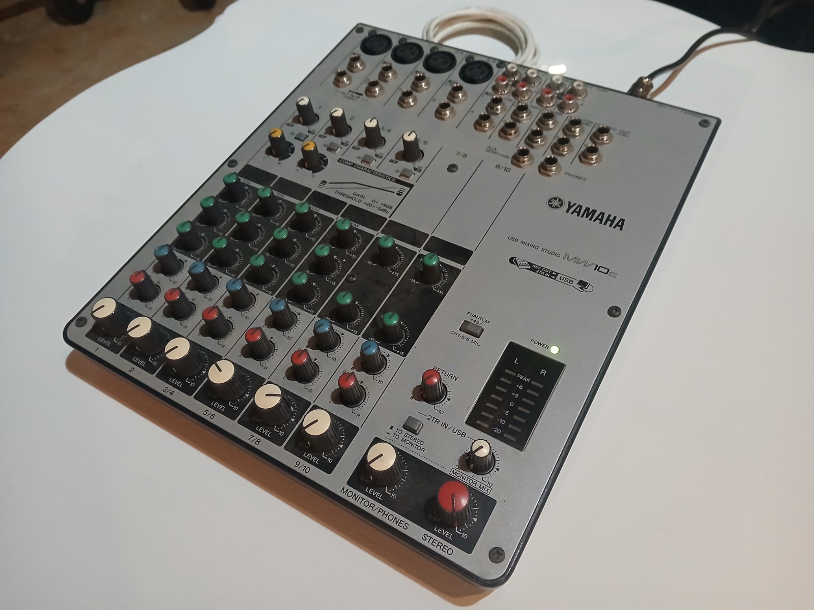 Yamaha MW10C 10-Input USB Analog Mixer Audio Console w/ Power Cord + Compression