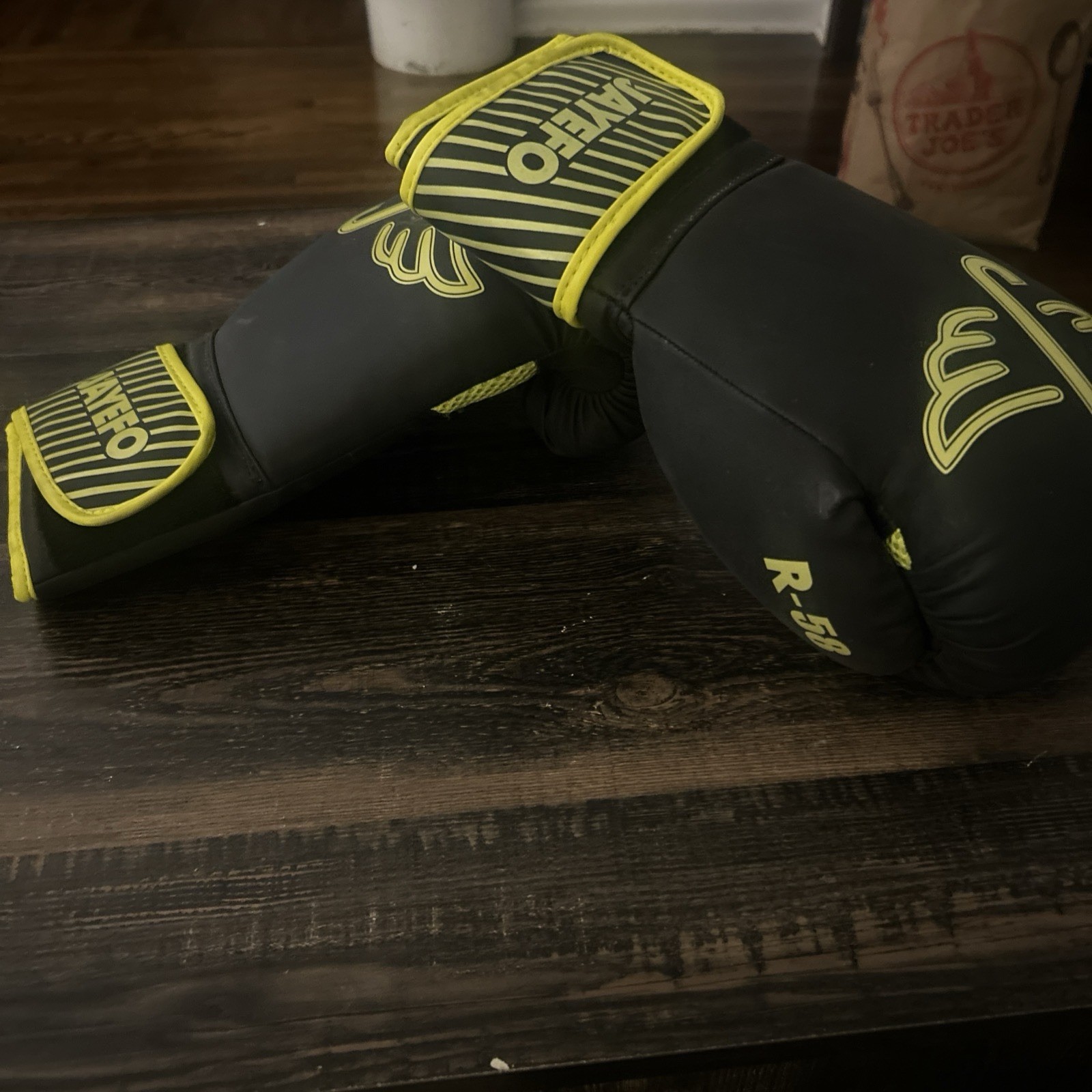 Jayden 12oz boxing gloves