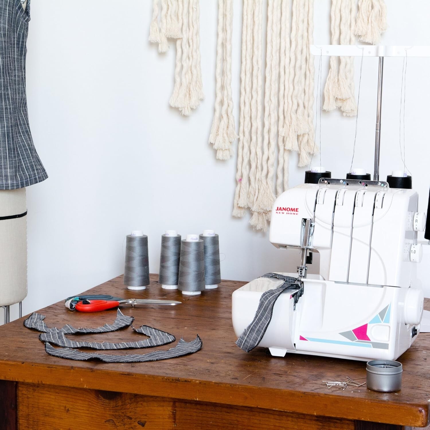 MOD-8933 Serger with Lay-In Threading, 3 and 4 Thread Convertible with Different