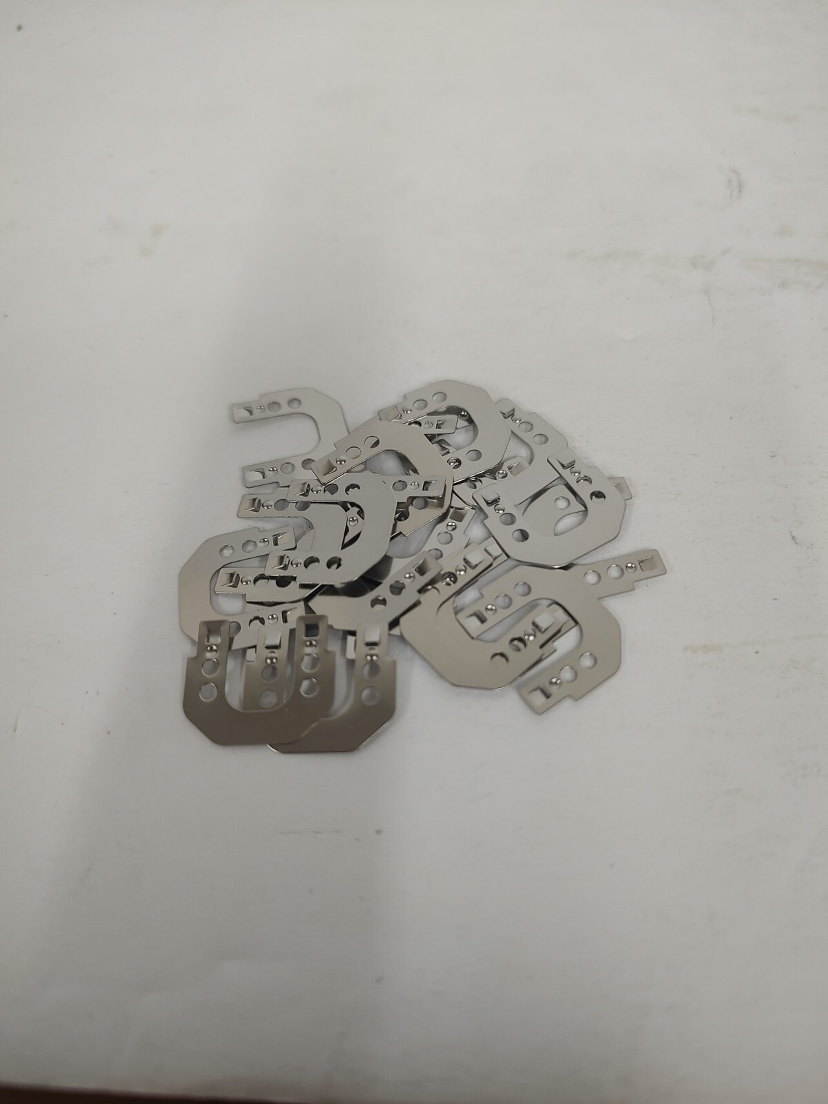 PACK OF 20 IDEC Y778-011 HOLD DOWN SPRING ANCHOR, DIN RAIL SOCKET Accessory