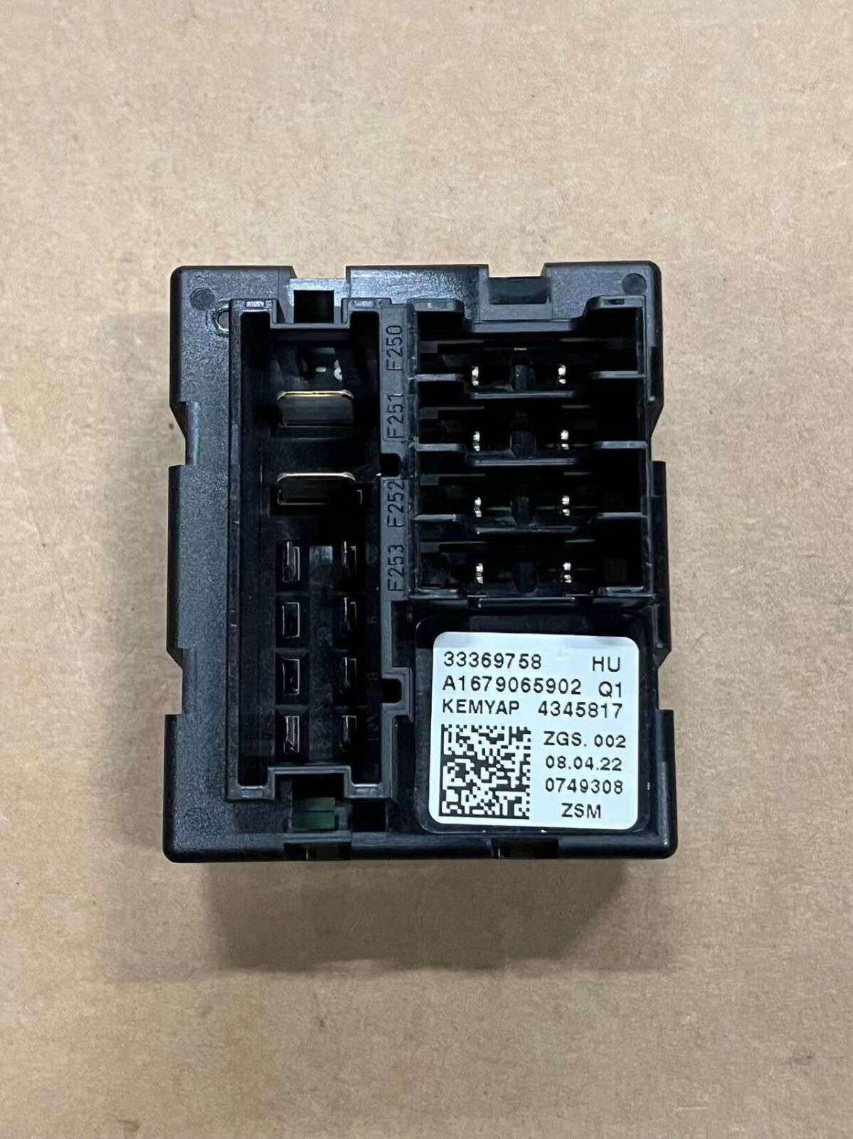 2021 MERCEDES GLE350 W167 PREFUSE BOX RELAY CONTROL MODULE UNIT OEM A1679065902