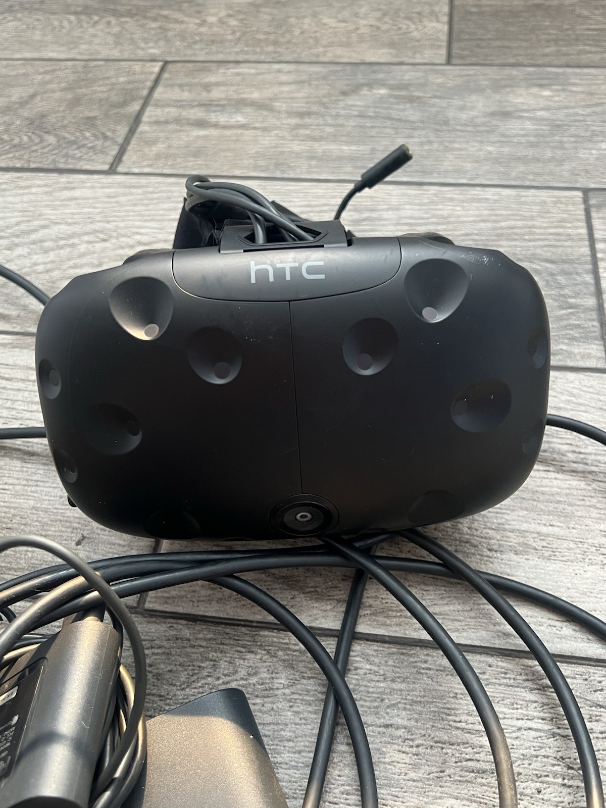 HTC Vive Virtual Reality Headset Only with Link Box & Cables