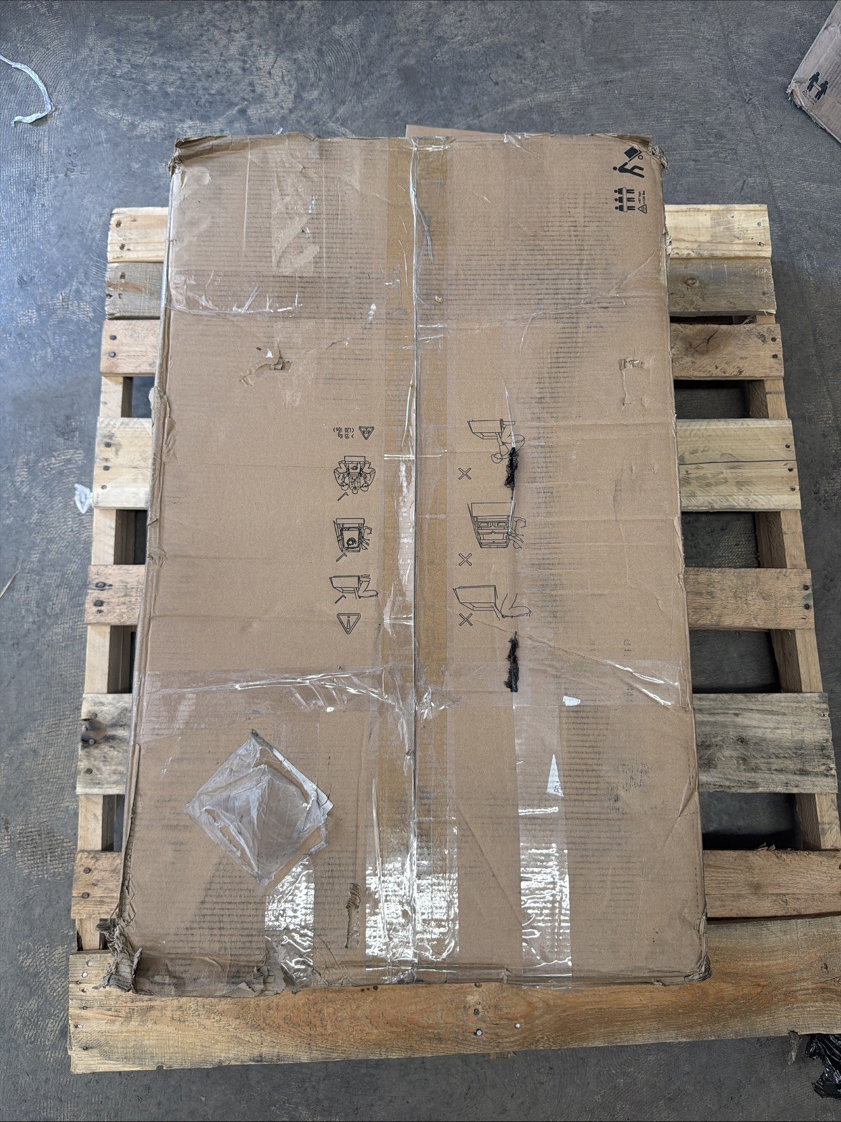APC SMART SMT2200RM2UC UPS 2200 VA LCD RM 2U 120 V with SmartConnect