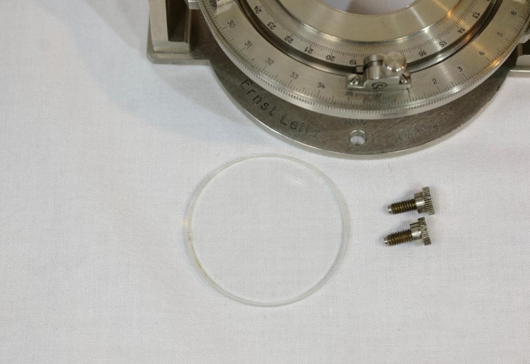 Leitz Universal Rotating Stage UT4 Transmitted Polarizing 4-Axis SN1892 From JP