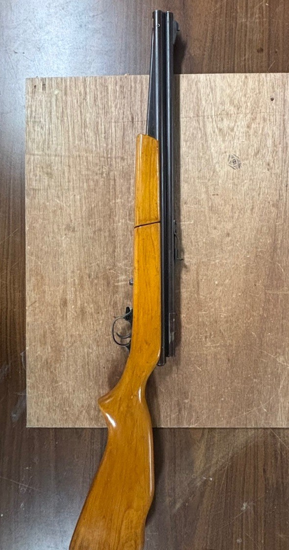 Crosman 1400 .22  first variant Vintage Pneumatic Pump Rifle Holds Air !