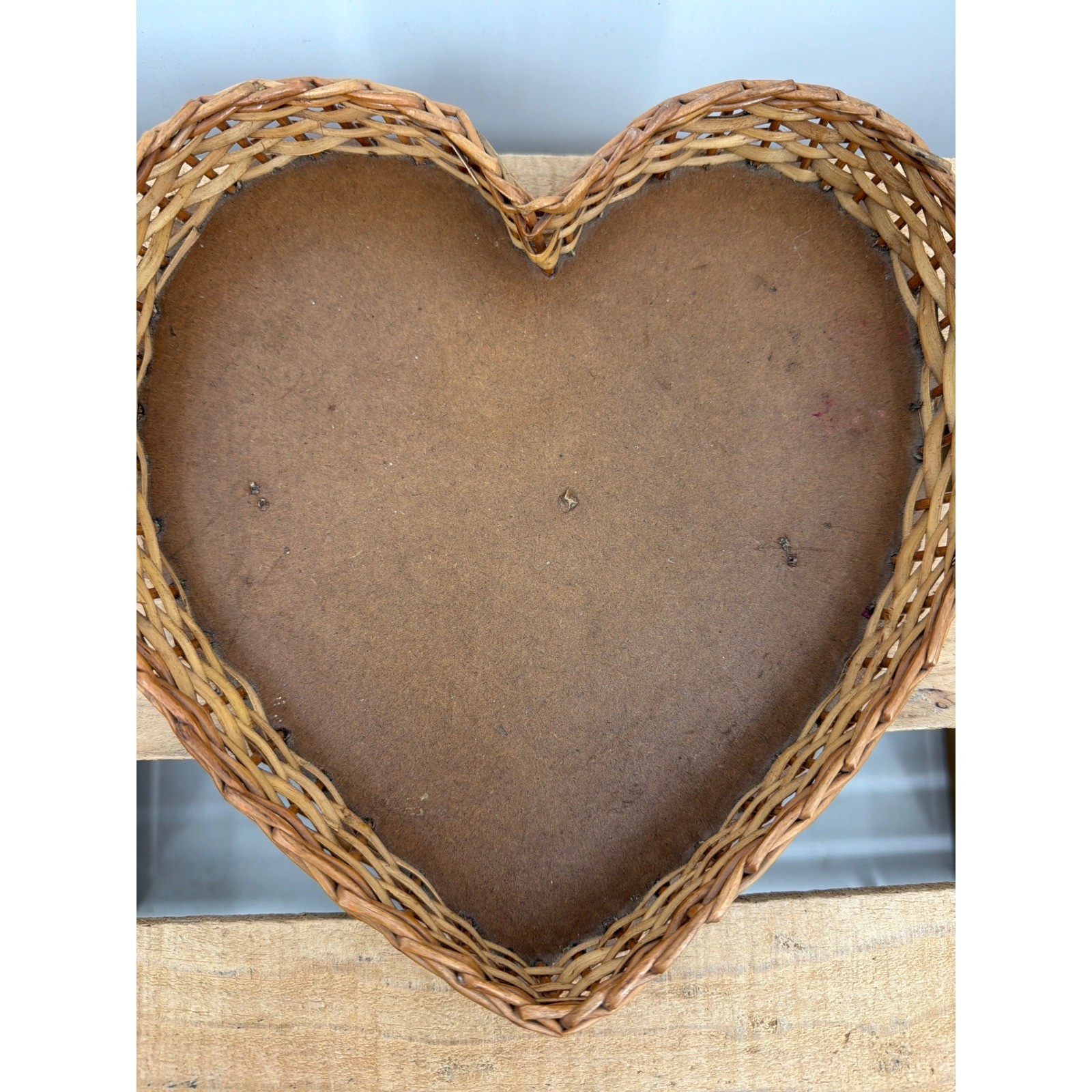 Vintage Heart Shaped Woven Wicker Basket Tray Brown Wood Base Farmhouse Decor