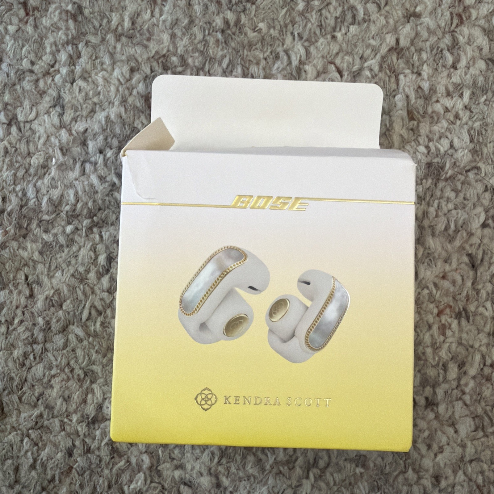 Bose x Kendra Scott Ultra Open Earbuds Mother of Pearl / 900159-0030)