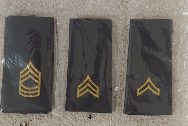 Military Militaria US Army Enlisted Shoulder Marks