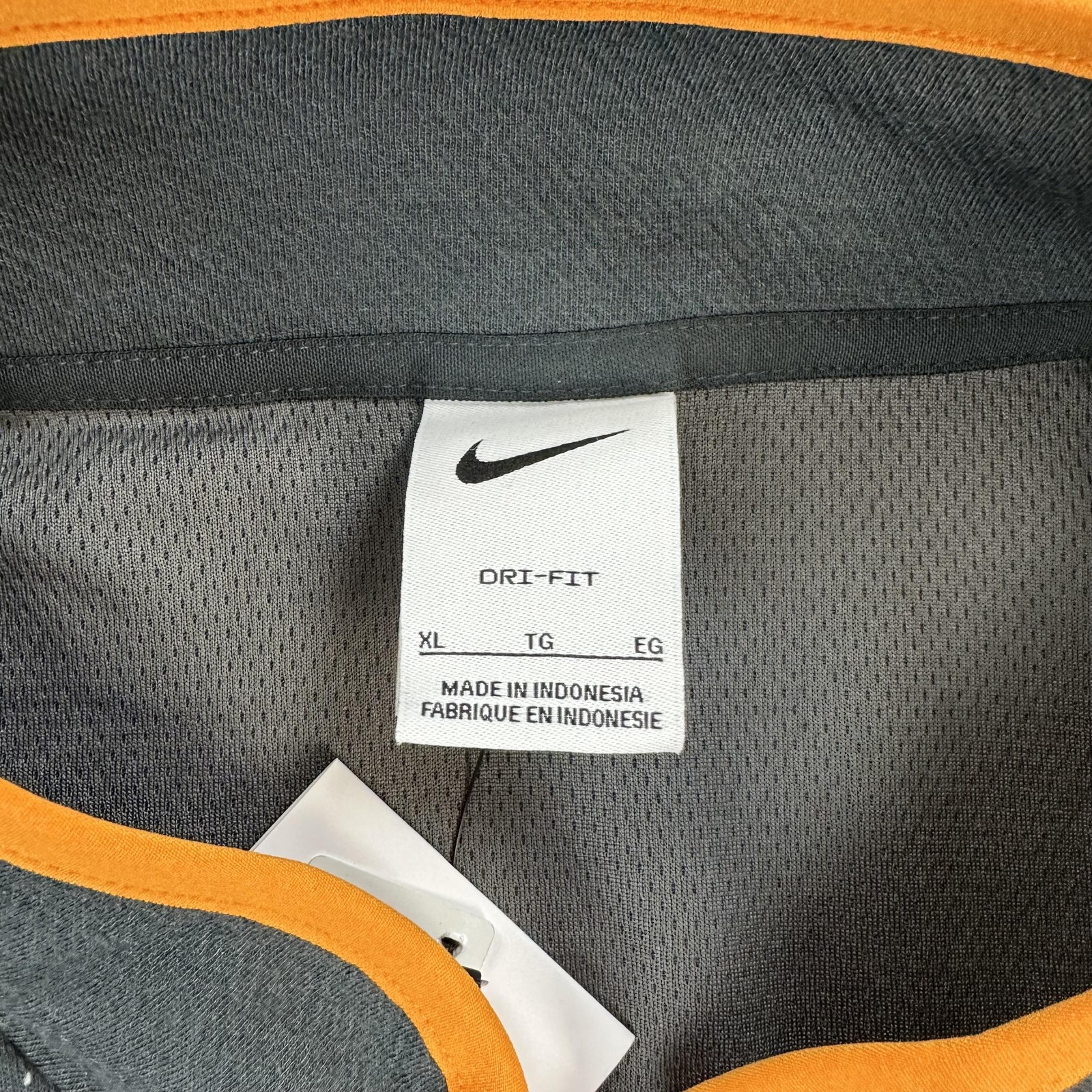 Tennessee Volunteers Pullover Mens XL Gray Nike 1/2 Zip Dri-Fit Courtside Shirt