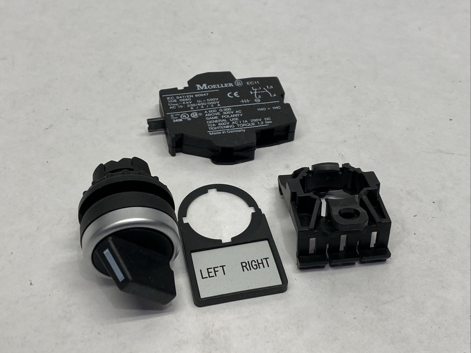 Moeller 5612 2-Position Selector Switch Assembly Black