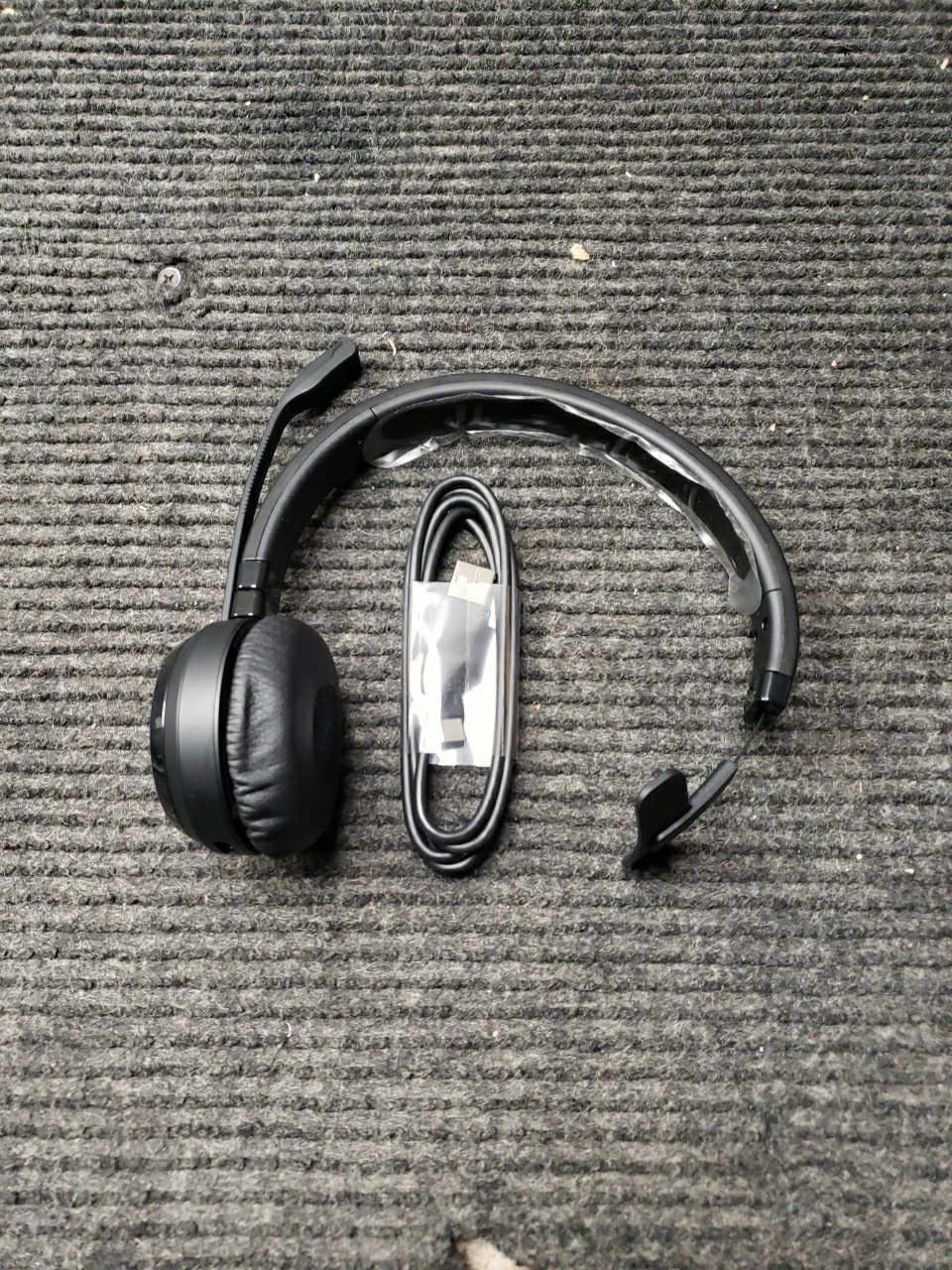 Jabra Evolve 65 UC Stereo Headset - Black - Model 6693-839-409-01