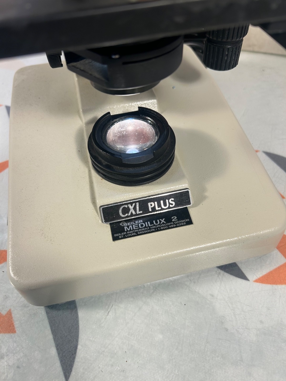 Seiler CXL PLUS Medilux 2 Lab Microscope with 4 lenses