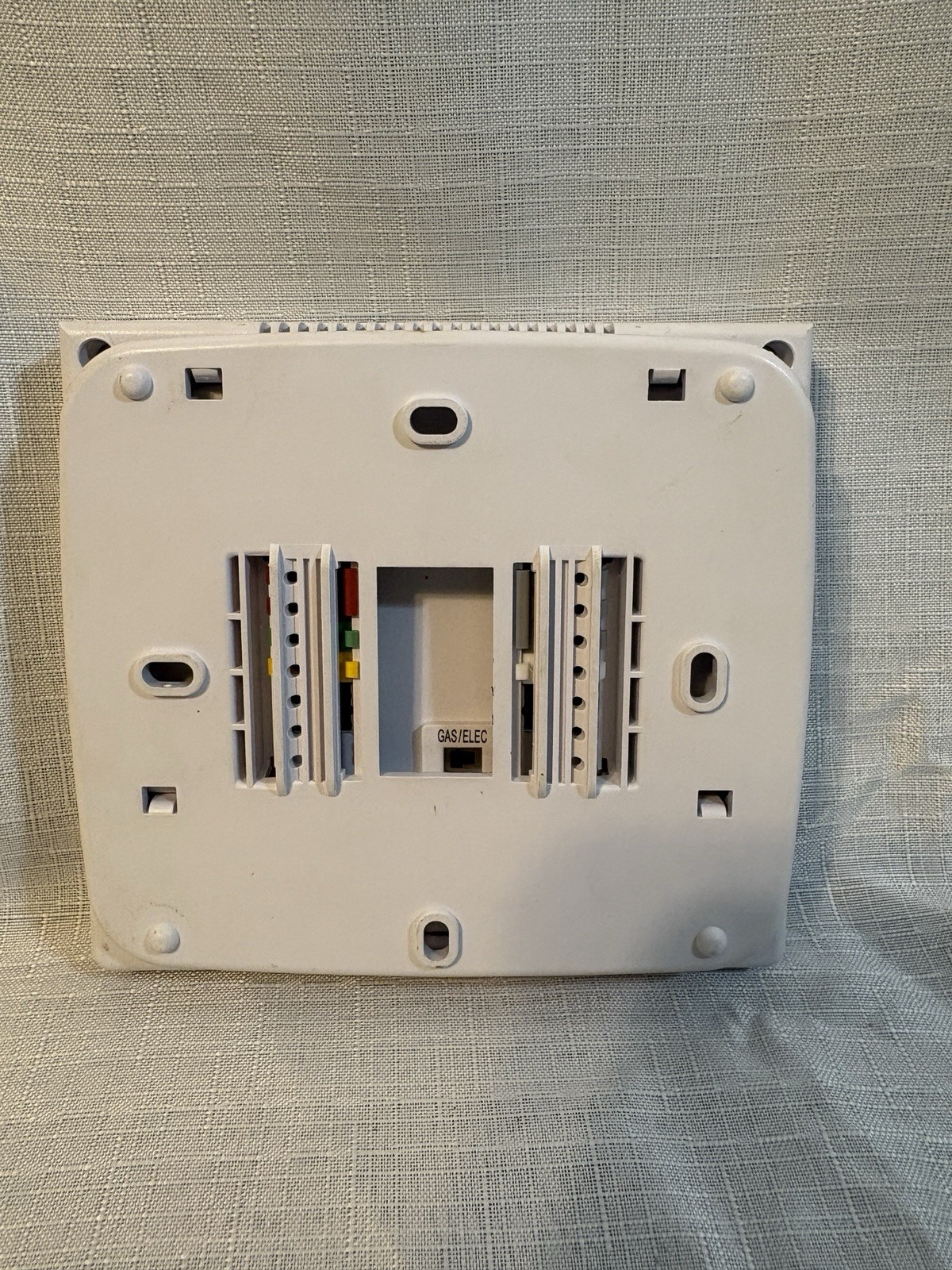 Digital Wall Electronic Non Programmable Thermostat T701 Heat/Cool