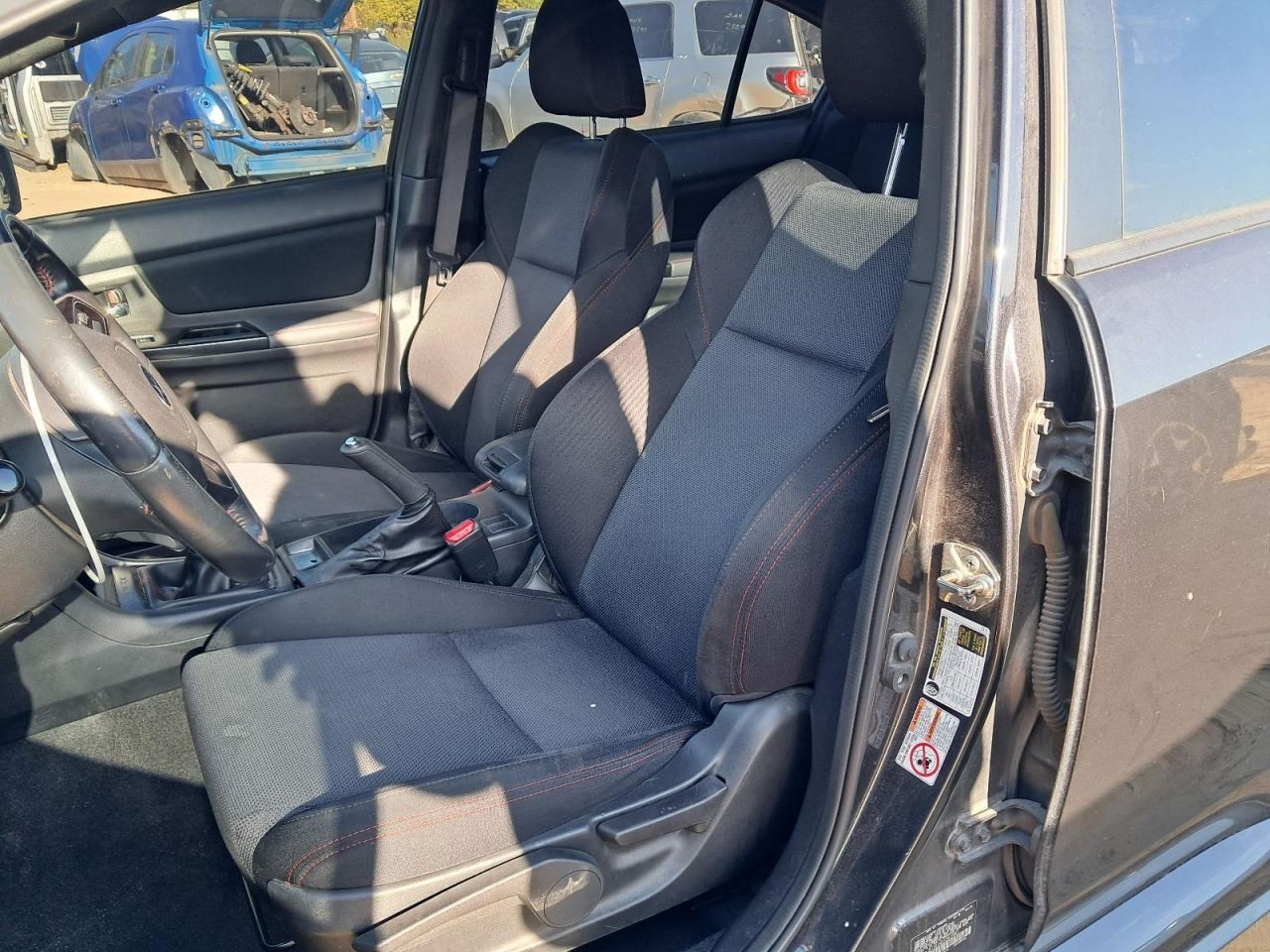 V60 2019 Glove Box 4785945
