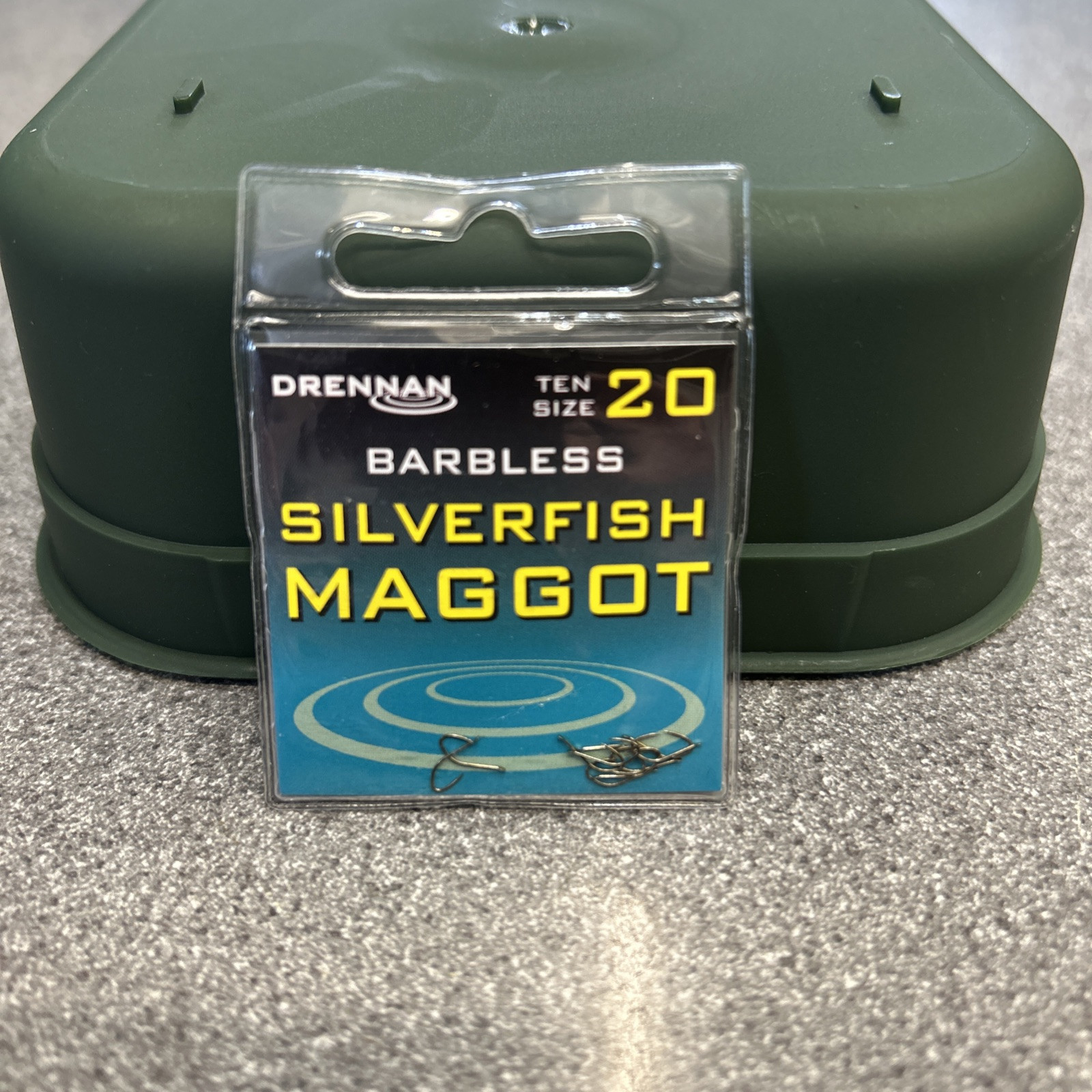 Drennan Silverfish Maggot Barbless Spade Size 20