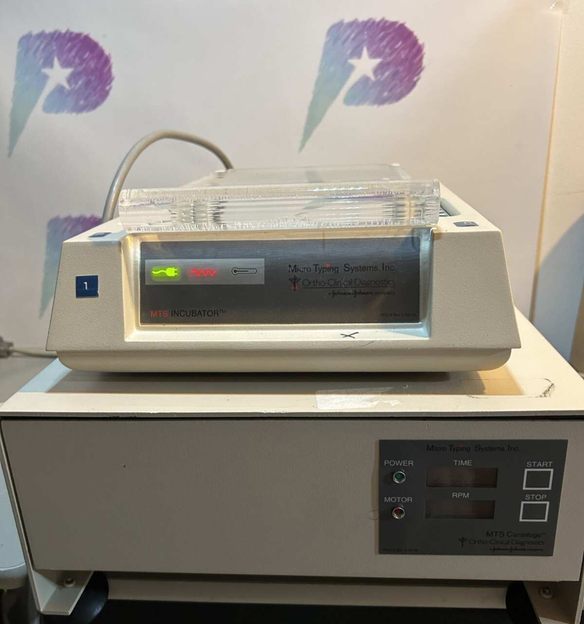 ORTHO-CLINICAL DIAGNOSTICS MICRO TYPING SYSTEM DG-225 MTS INCUBATOR, CENTRIFUGE