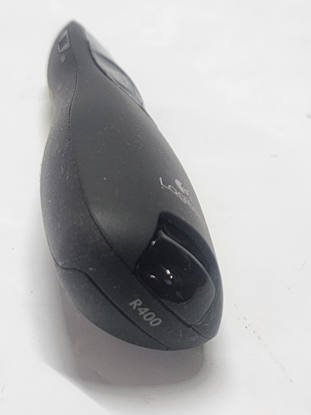 LOGITECH R400 WIRELESS LASER PRESENTER REMOTE - CLICKER w/LASER P0INTER A5.2