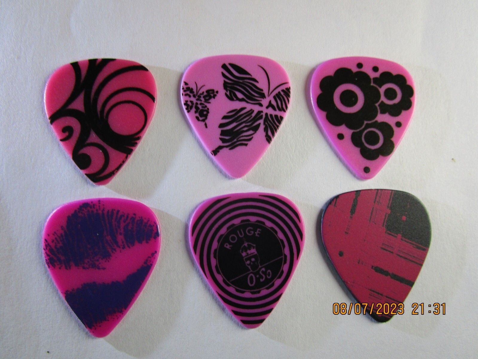 6 Pack Designer Guitar Picks First Act Fun Graphic Designs Heavy Gauge #120