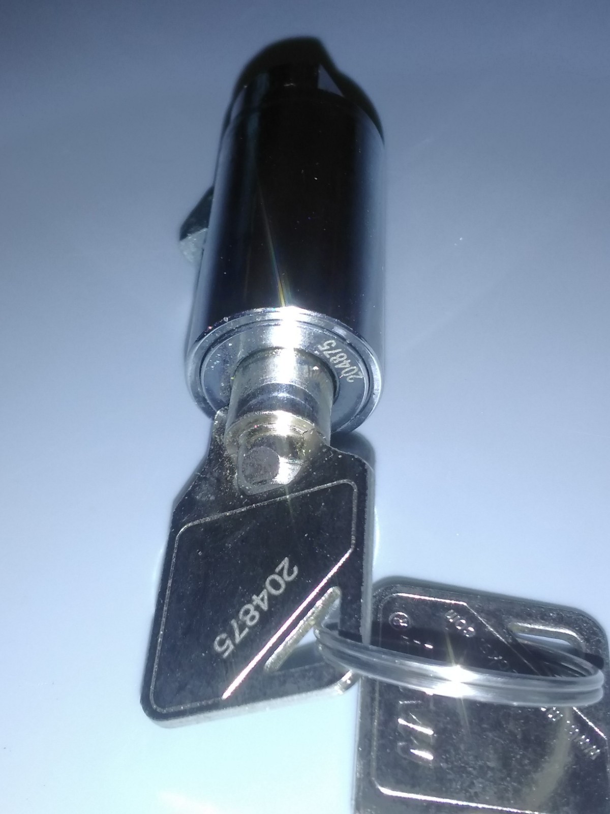 Plug Lock for Soda / Snack Vending Machine NEW Universal Replacement Makelock