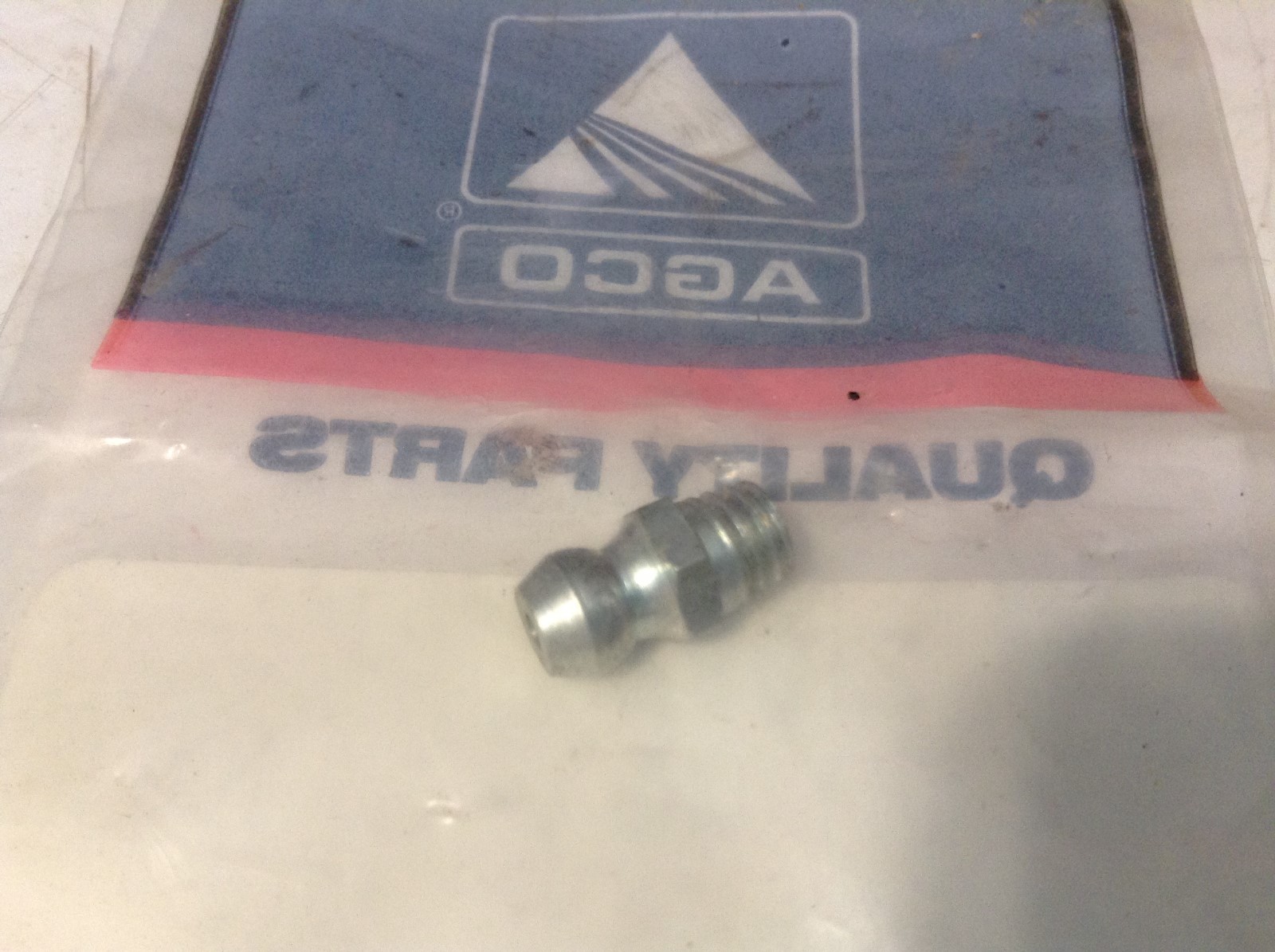 210321 - A New Grease Fitting For A New Idea 483, 484, 485, 486 Round Balers