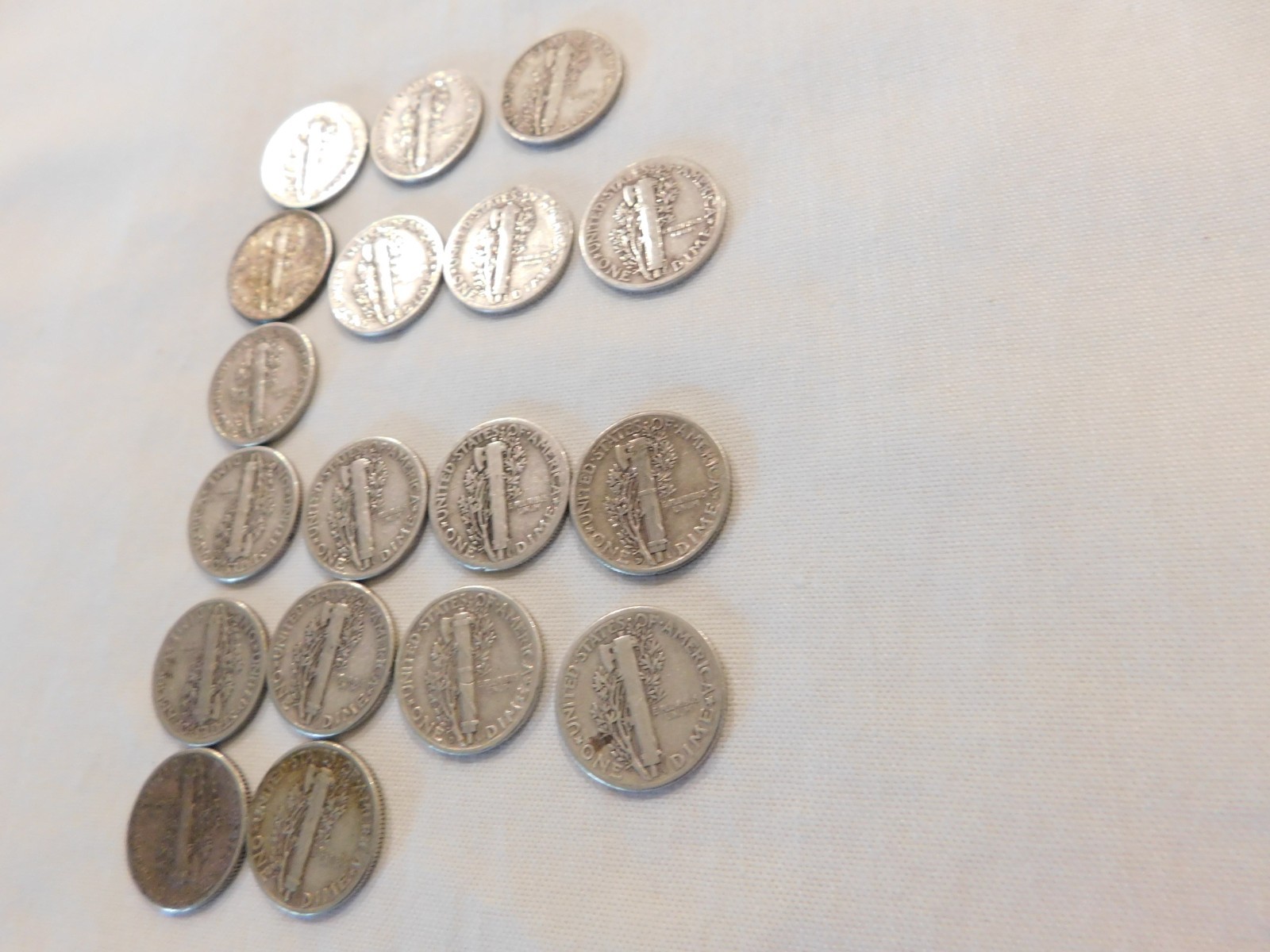 18 Mercury 90% Silver Dimes Cool