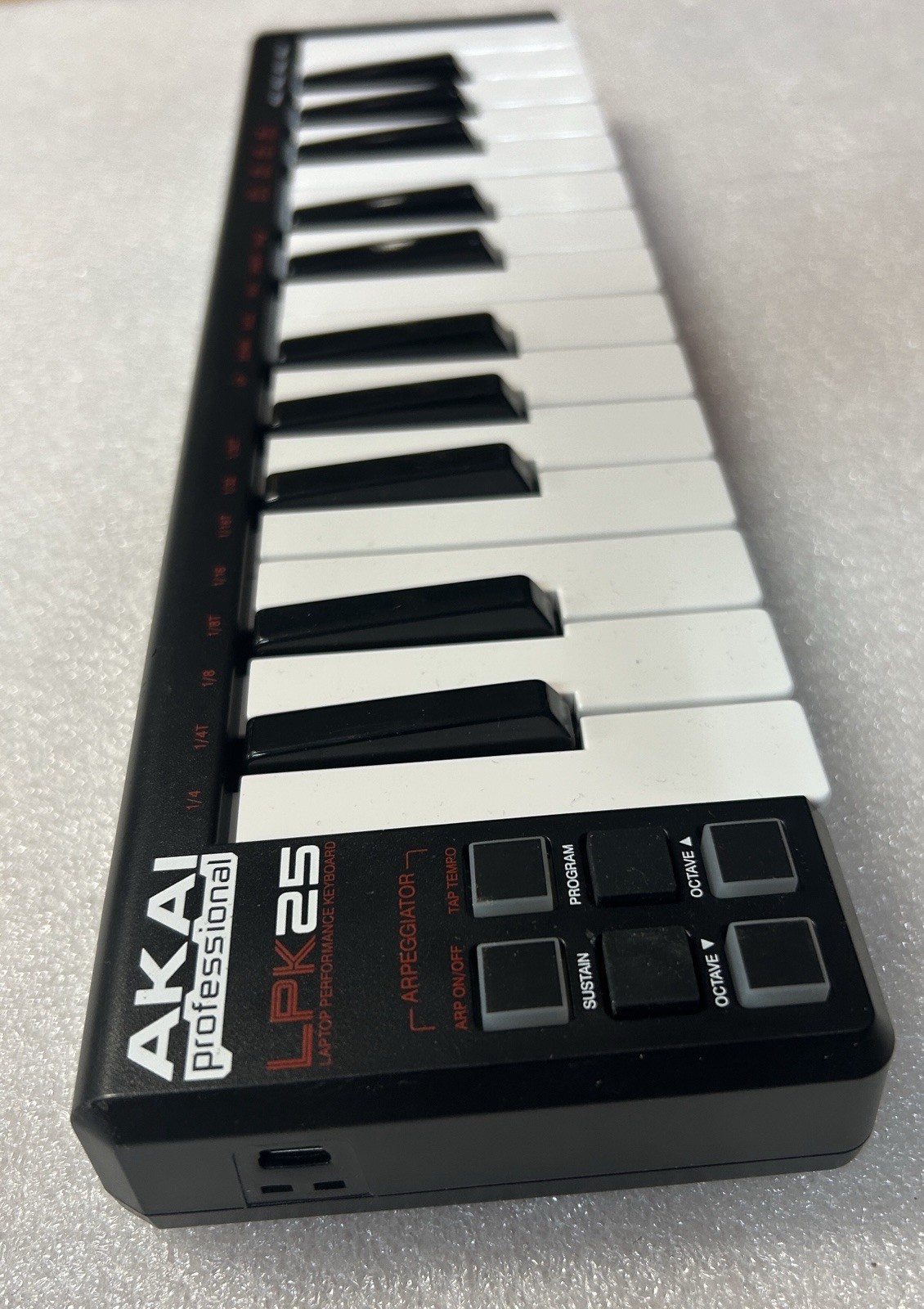 Akai LPK25 USB Mini Performance MIDI Keyboard