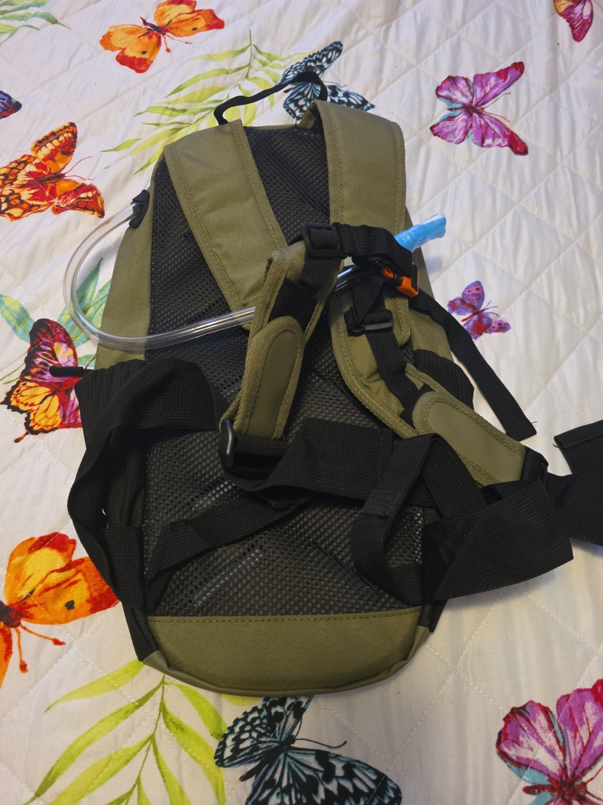 Adventure Ridge 2 L Hydration Backpack New Without Tags