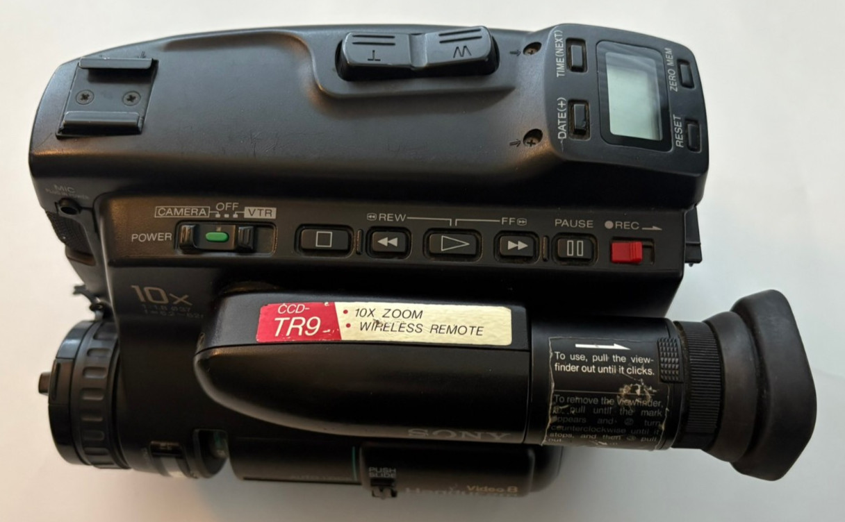 Sony: CCD-TR9 Video Camera Recorder (For Parts / Untested)