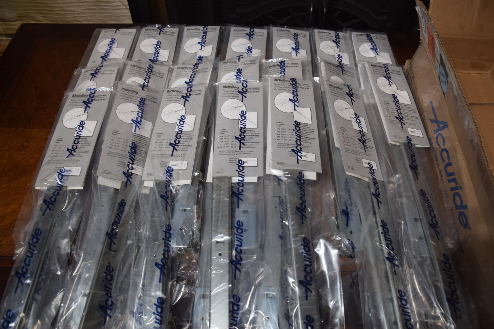 Lot of (20) Accuride Center Mount Undermount Ball Bearing Drawer Slide UCT10292G