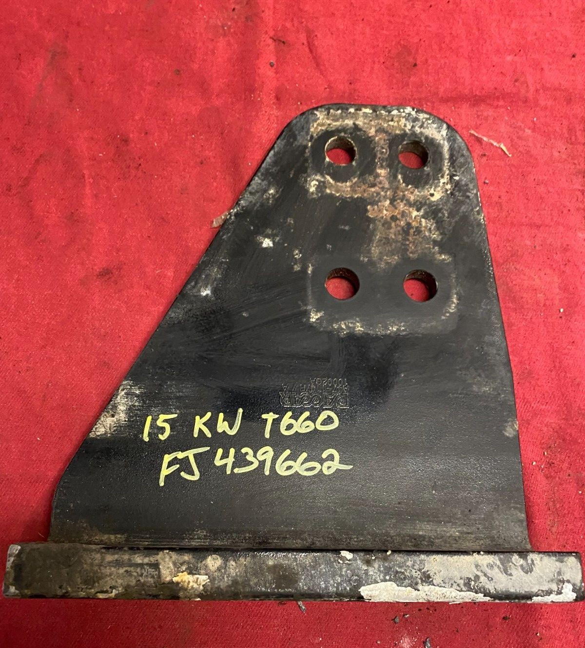 PACCAR,KENWORTH, PETERBILT  CROSSMEMBER GUSSET,  BRACKET, SUPPORT  A47-1007R