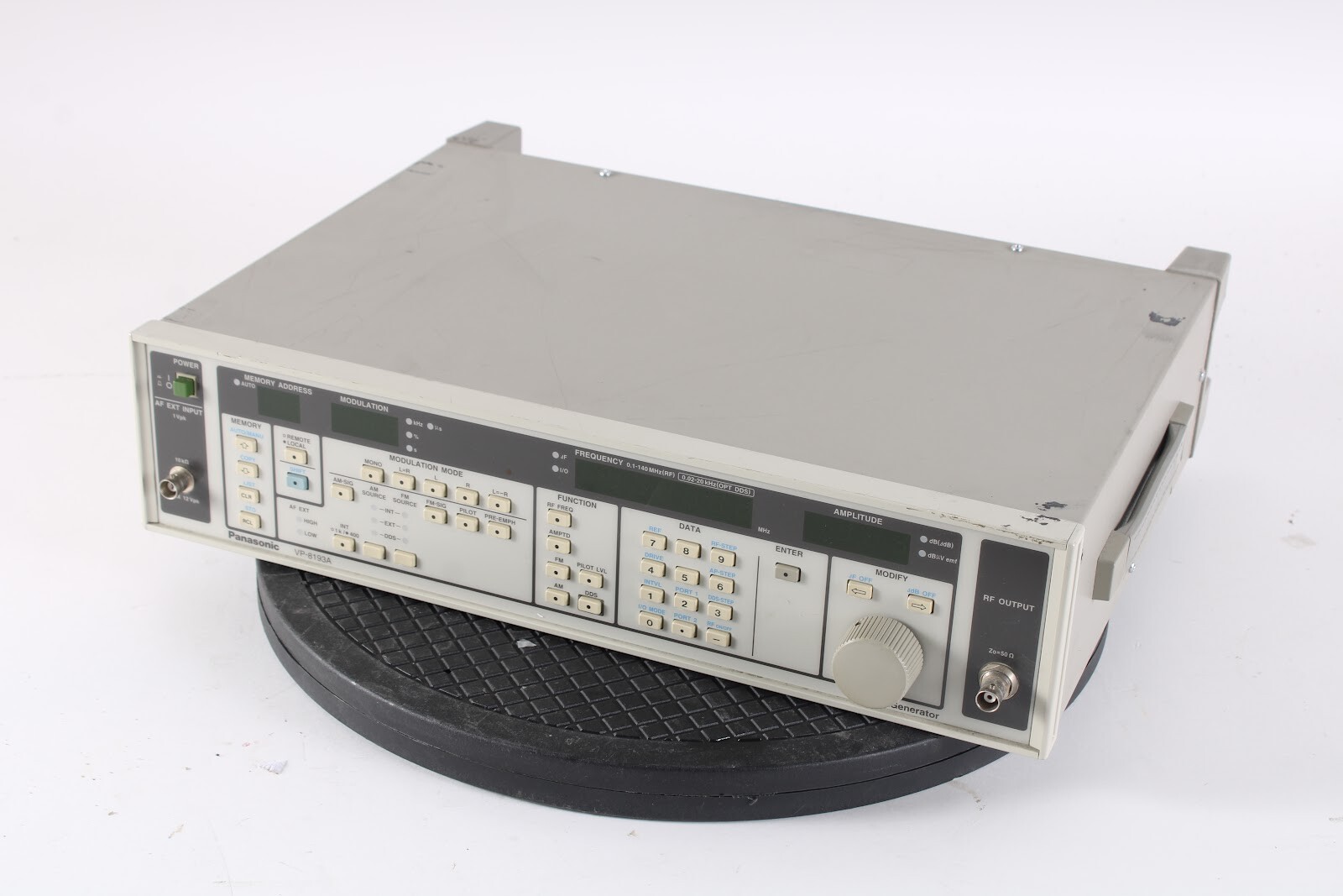 Panasonic VP-8193A 100 kHz to 140 MHz AM / FM / FM Stereo Signal Generator