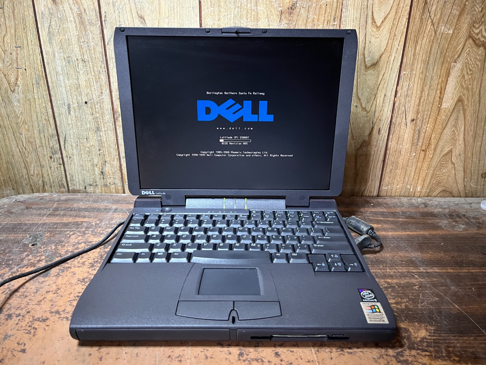 Clean Vintage Retro Dell Latitude CPi D300XT Laptop Serial Parallel Floppy