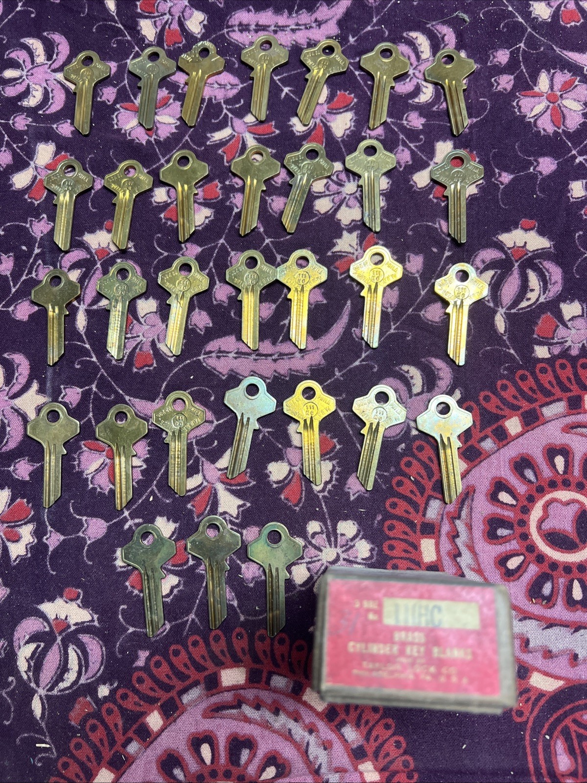 Lot Of 31 Brass Arkeo Philadelphia Vintage Uncut Key Blanks 111HC NOS