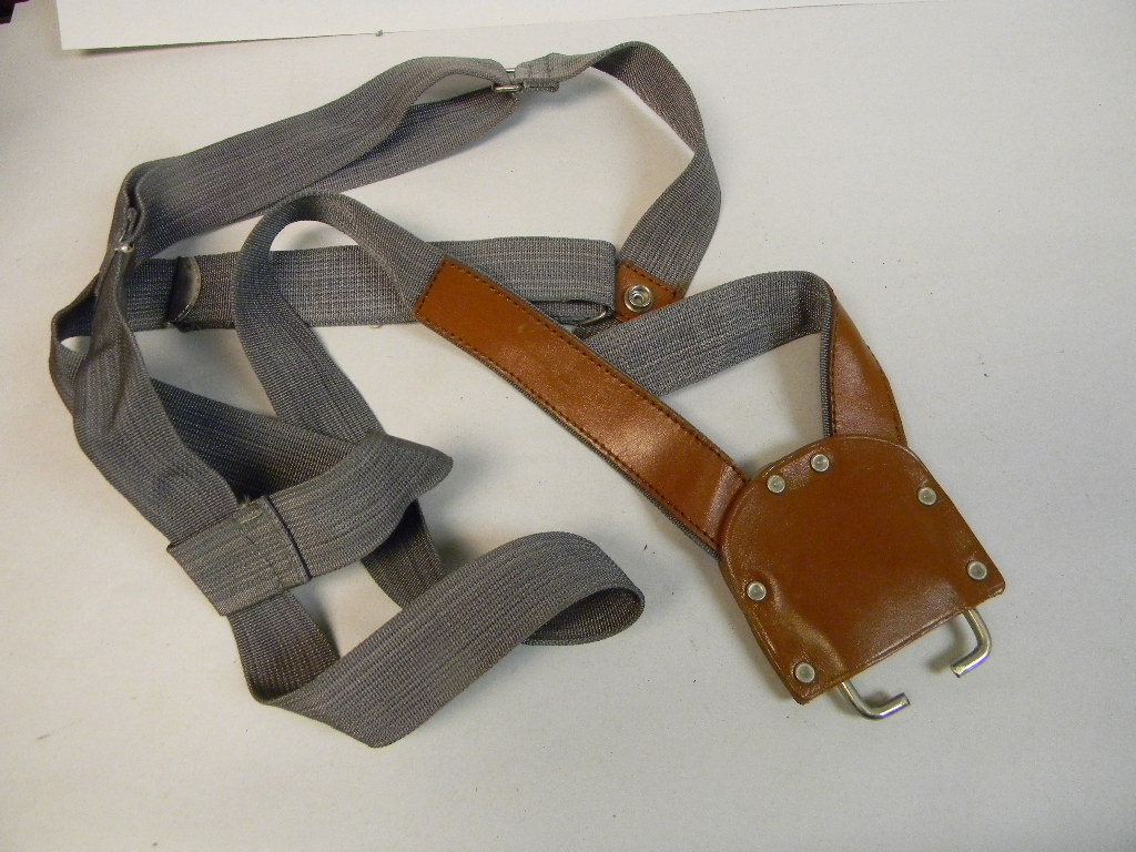 UNKNOWN EAST GERMAN SHOULDER HOLSTER STRAP